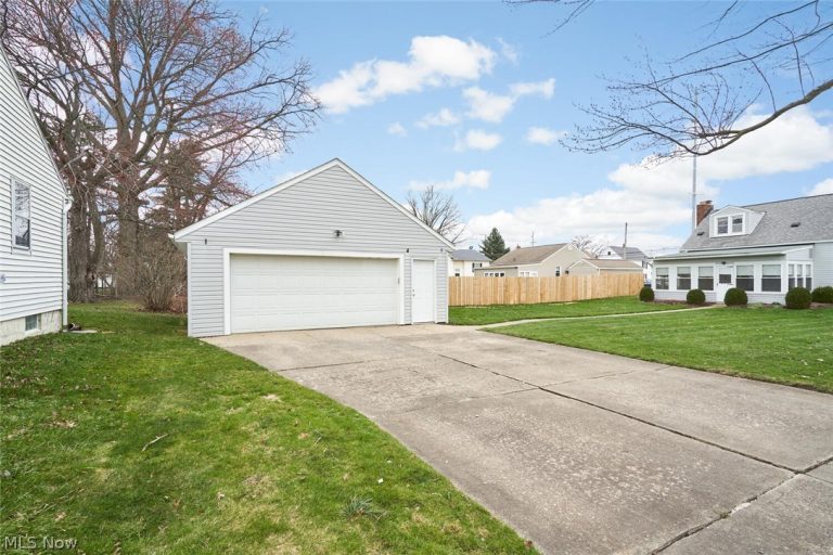 122 Fenton Avenue, Mogadore, OH - Photo 3