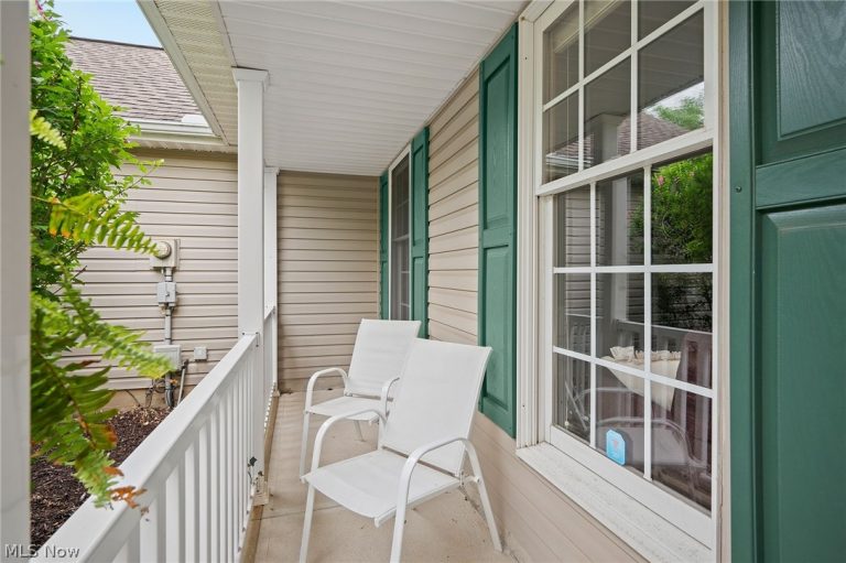 20745 Sun Meadow Trail, Strongsville, OH - Photo 3