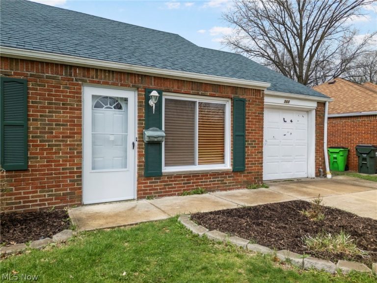 568 Sycamore Drive, Euclid, OH - Photo 2