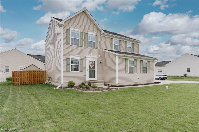 519 Ashwood Lane, Painesville, OH - Photo 2