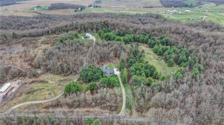 5742 Hilltop Drive, Strasburg, OH - Photo 2