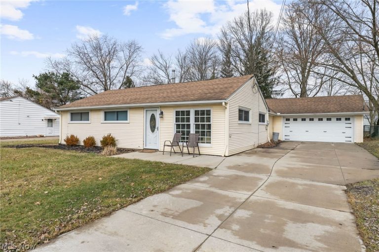1887 Hillsdale Drive, Twinsburg, OH, 44087