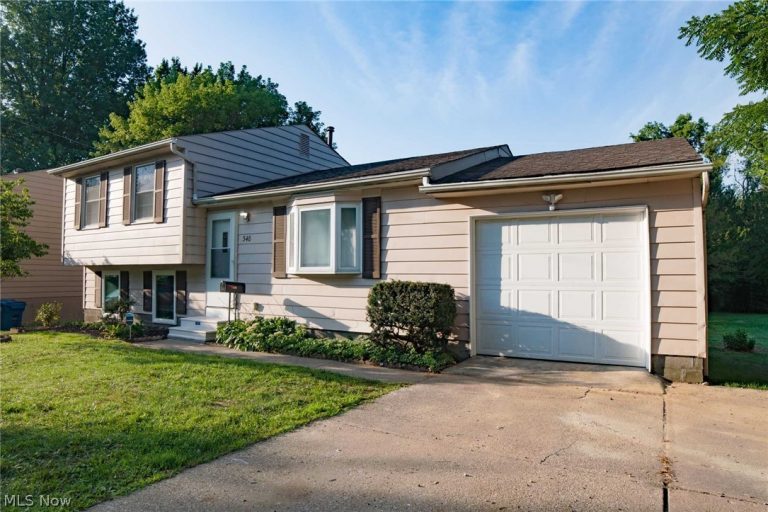 348 Silver Meadows Boulevard, Kent, OH, 44240