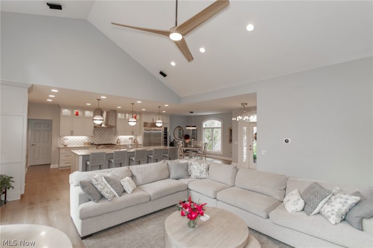 11565 Robin Wood Lane, Chagrin Falls, OH - Photo 5