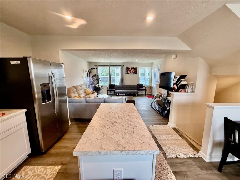 114 Slate Ridge Drive #9, Barberton, OH - Photo 8