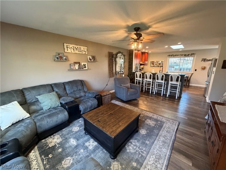 28575 Holly Drive, North Olmsted, OH - Photo 5