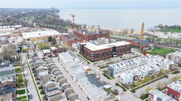 1245 75th Street #D-1245, Cleveland, OH - Photo 3