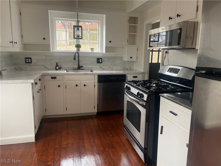 607 Hillcrest Street, Parkersburg, WV - Photo 3