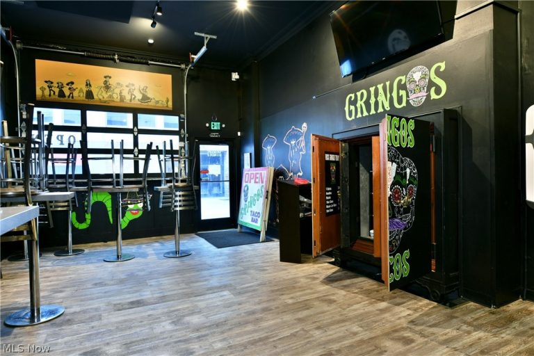 24 Phelps Street, Youngstown, OH - Photo 6