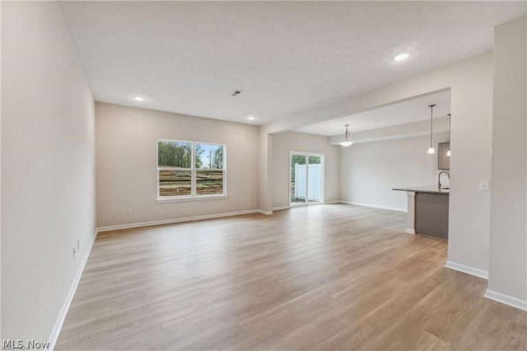 3508 Bushwillow Drive, Green, OH - Photo 6