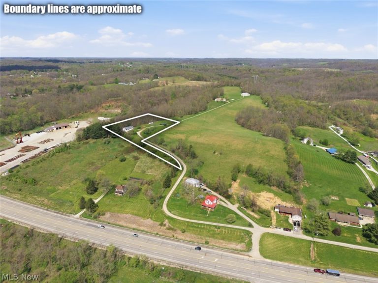 3741 Mayfair Lane, Cambridge, OH - Photo 3