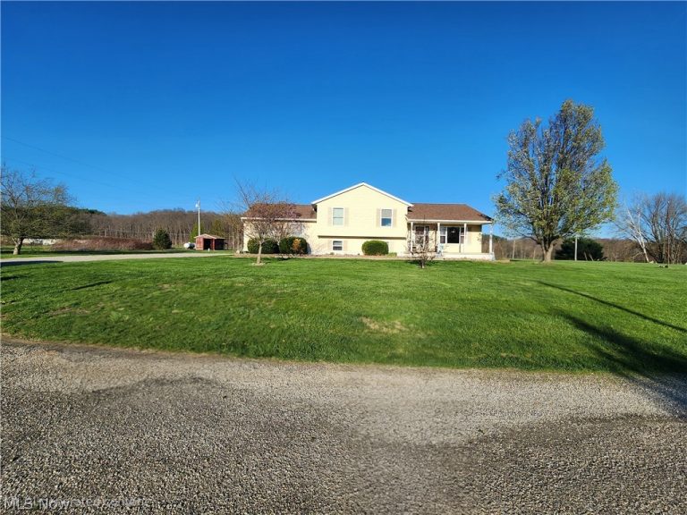 8550 Goldenrod Drive, Zanesville, OH - Photo 2