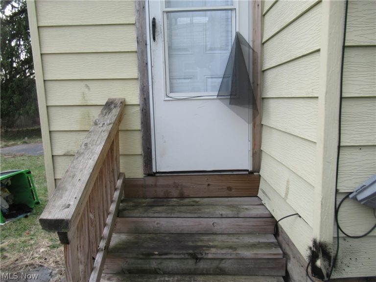 12704 Christine Avenue, Garfield Heights, OH - Photo 4
