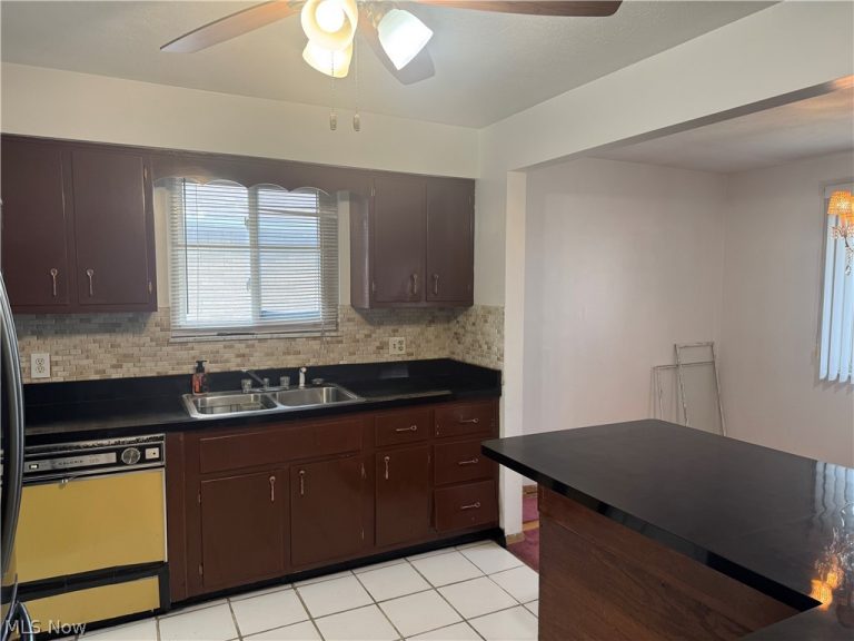 4569 144th Street, Cleveland, OH - Photo 3