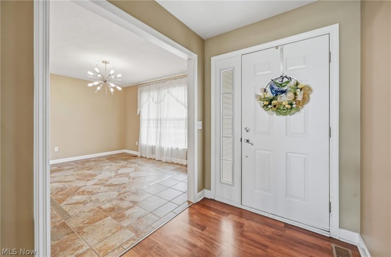 297 Country Club Drive, Warren, OH - Photo 8