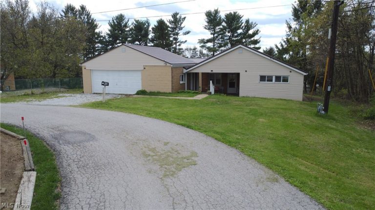 146 Brown Road, Follansbee, WV - Photo 2