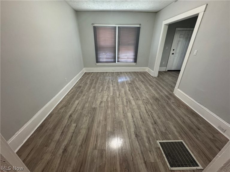 2020 Corning Avenue, Cleveland, OH - Photo 5