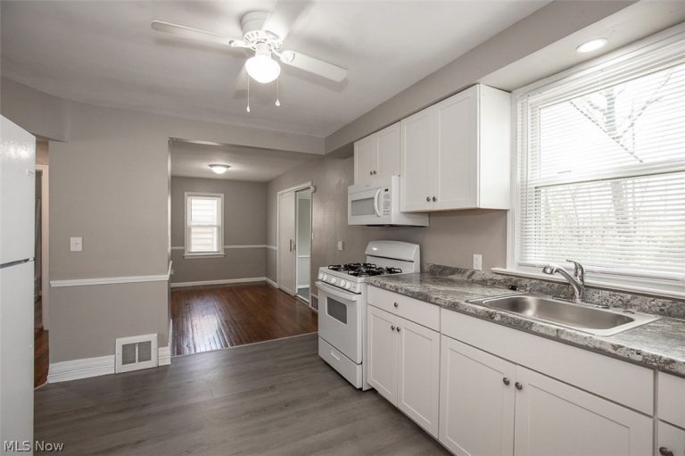 32610 Willowick Drive, Willowick, OH - Photo 4