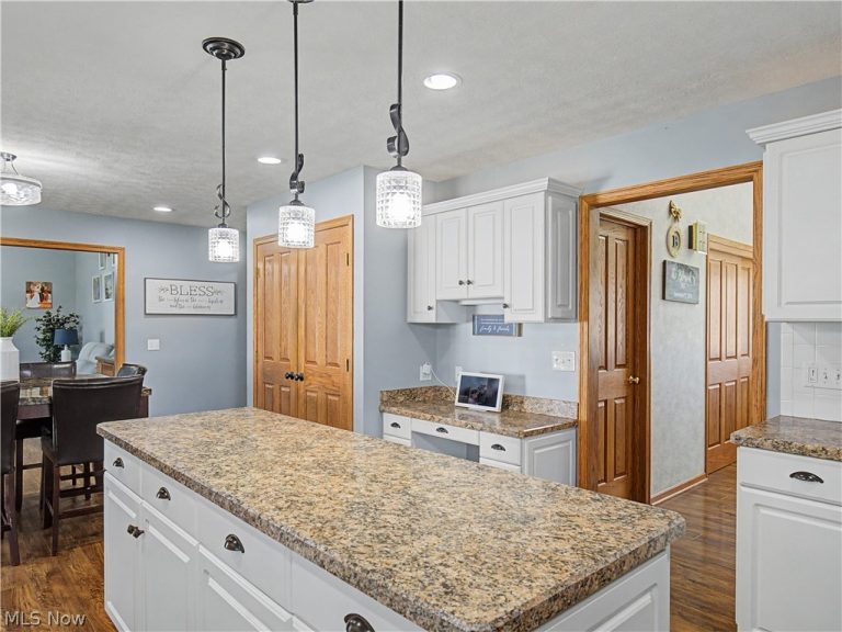 1509 New England Drive, North Canton, OH - Photo 8