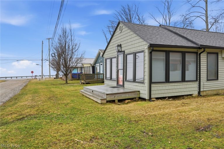 5 Stones Long Beach Drive, Ashtabula, OH - Photo 2