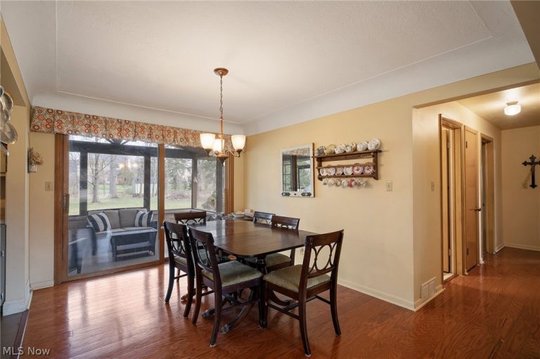 2441 Vezber Drive, Seven Hills, OH - Photo 5