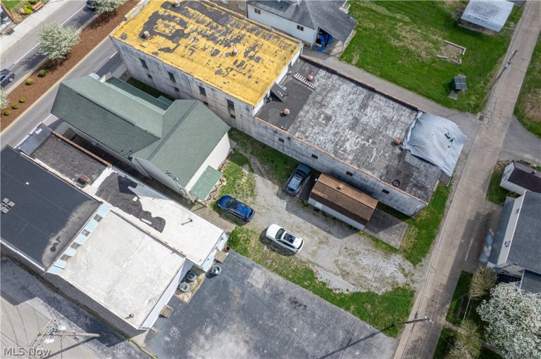 2815 Grand Central Avenue, Vienna, WV - Photo 6