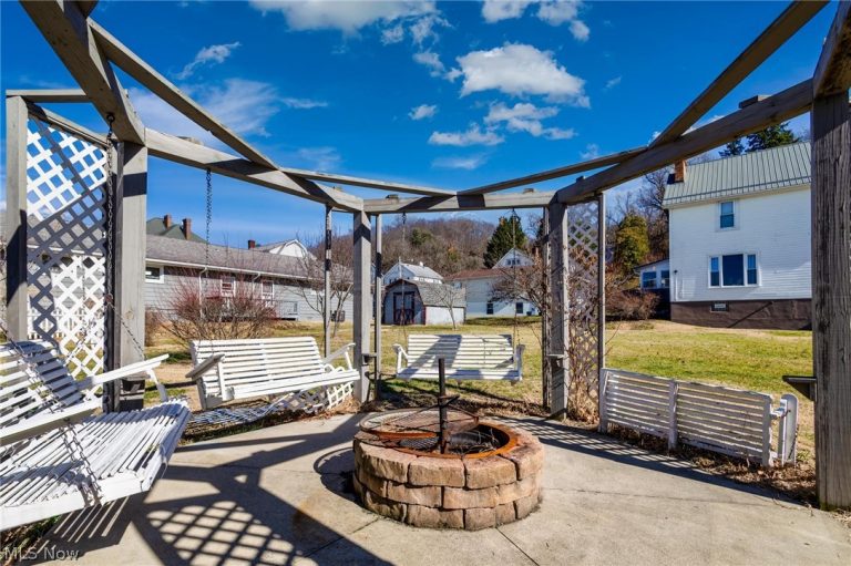 165 9th Street, Wellsburg, WV - Photo 5