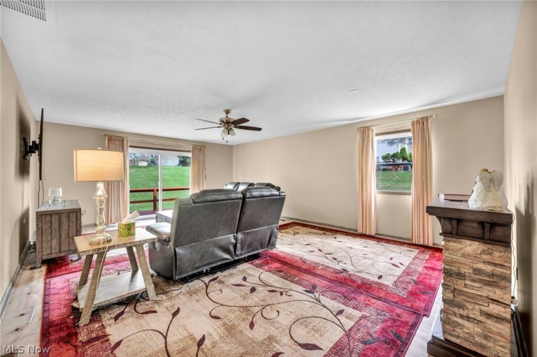 9841 Brookline Oval, Strongsville, OH - Photo 3