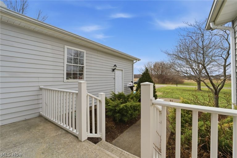28 Lake Park Road, Conneaut, OH - Photo 2
