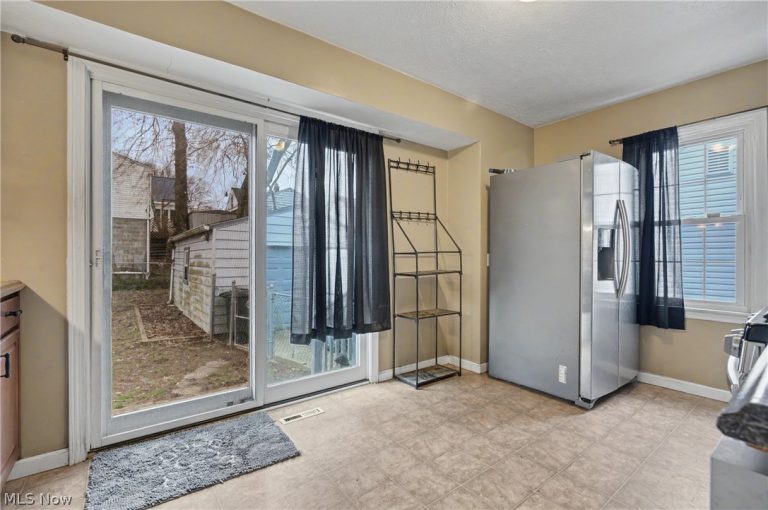 1623 Sunset Avenue, Akron, OH - Photo 8