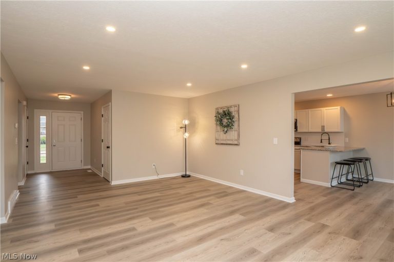 1290 Patriot Place, Massillon, OH - Photo 8