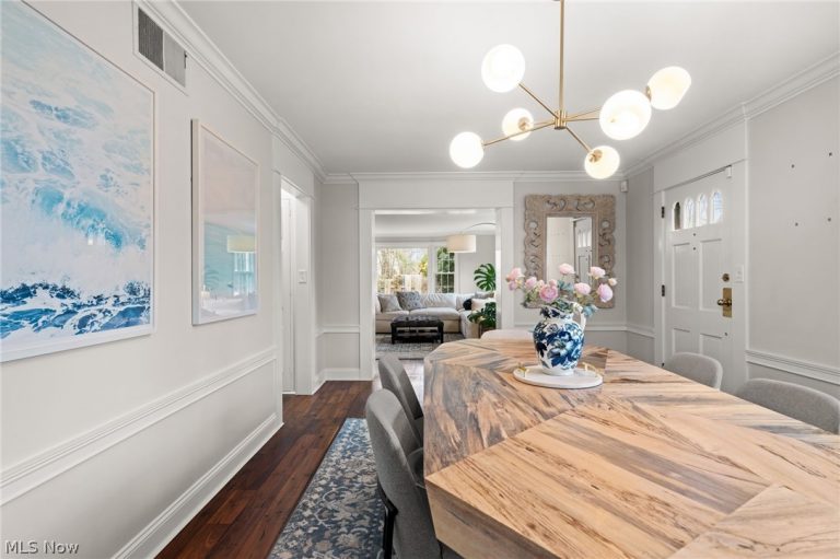 118 Kenton Road, Chagrin Falls, OH - Photo 3