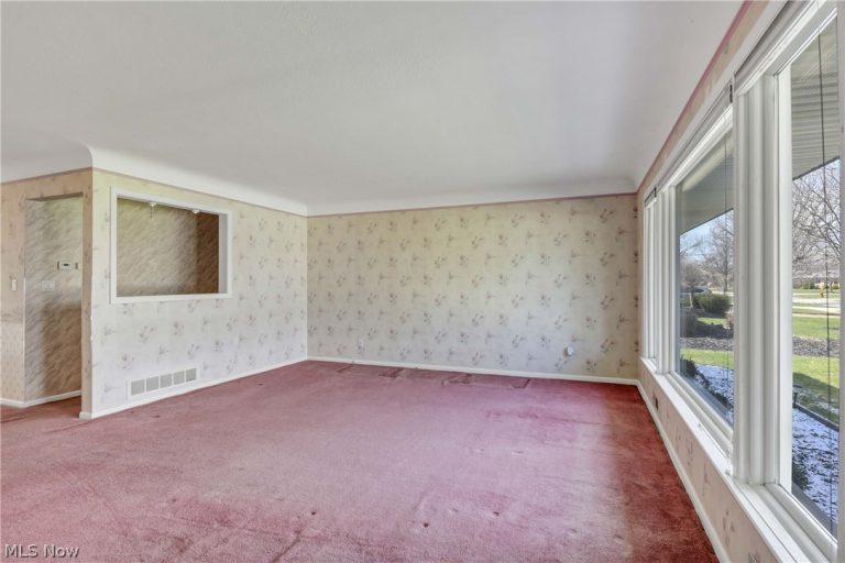 13397 Cherokee Trail, Middleburg Heights, OH - Photo 4