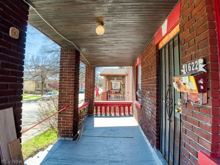 1622 Winchester Avenue, Lakewood, OH - Photo 3