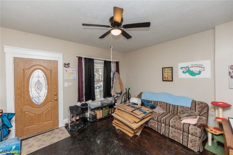 1446 Hopkins Avenue, Lakewood, OH - Photo 2