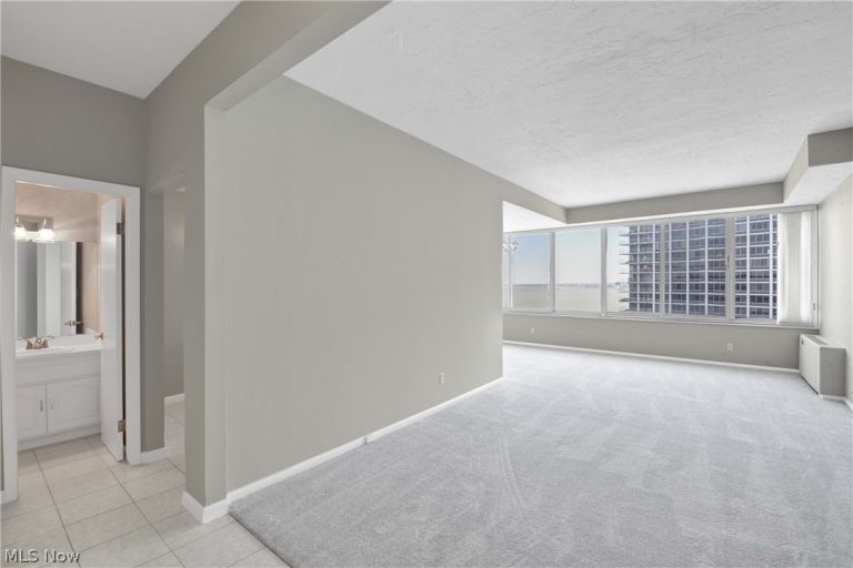 12900 Lake Avenue #PH 8, Lakewood, OH - Photo 2