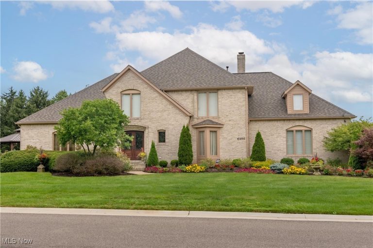 6205 Bertram Avenue, Canton, OH - Photo 2