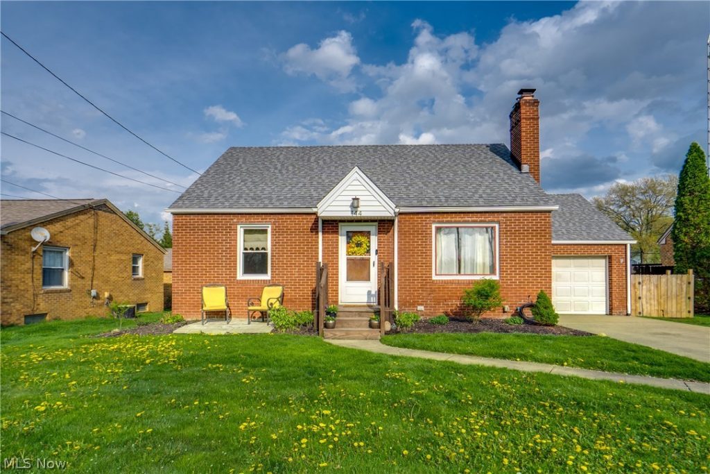 144 Perry Drive, Canton, OH