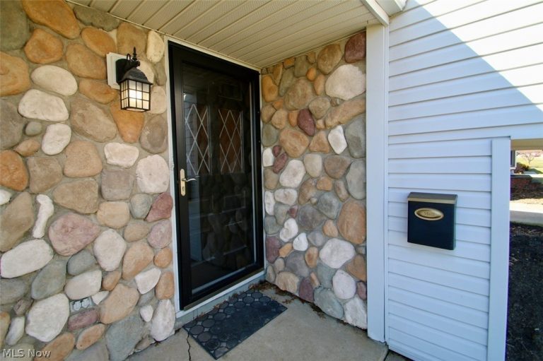 940 Talmadge Avenue, Wickliffe, OH - Photo 3