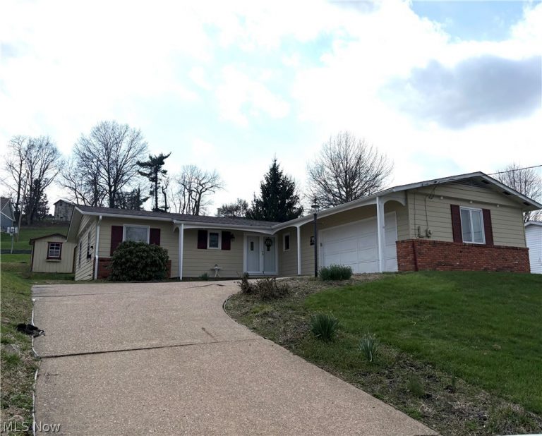 116 Bett Mar Lane, St Clairsville, OH - Photo 2