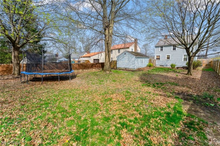 819 Niles Vienna Road, Niles, OH - Photo 6