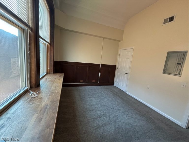 5644 Broadway Avenue #203, Cleveland, OH - Photo 8