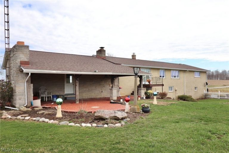 11086 Eby Road, Sterling, OH - Photo 2