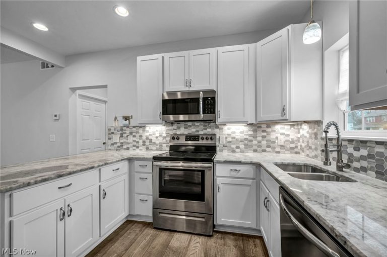 2145 Taylor Road, Cleveland Heights, OH - Photo 8