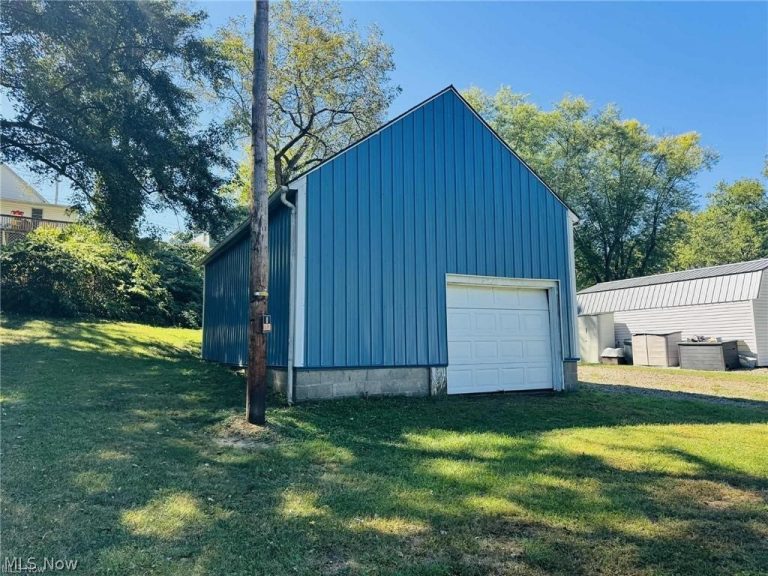 1365 Sharon (rear) Avenue, Zanesville, OH - Photo 2