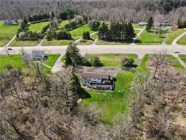 16790 Main Market Road, West Farmington, OH - Photo 6