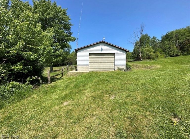 47110 Mcdonald Street, East Liverpool, OH - Photo 2