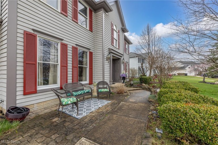 12720 Cottonwood Lane, North Royalton, OH - Photo 3