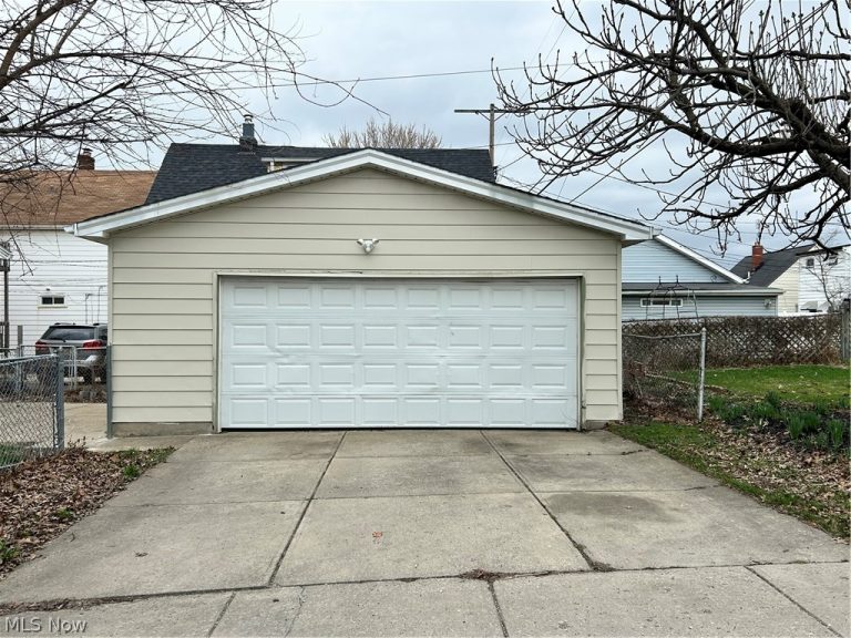 4881 85th Street, Garfield Heights, OH - Photo 4