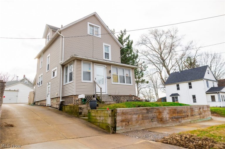 2125 10th Street, Akron, OH - Photo 2